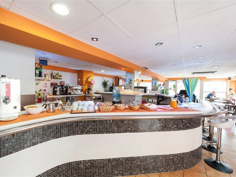 Hostal Blanca Кан Пикафорт Екстериор снимка